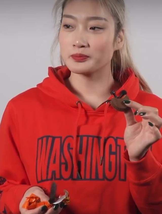 姬小满拿黄瓜c自己