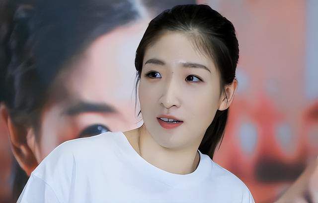 新婚娇妻小倩帮邻居老许