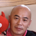 正在聊天的妻子