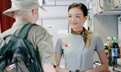 大胸美女脱衣服